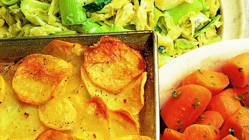 Jednoduché brambory na plechu