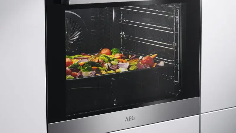 Testovali jsme za vás: Vestavná trouba AEG se SteamBake