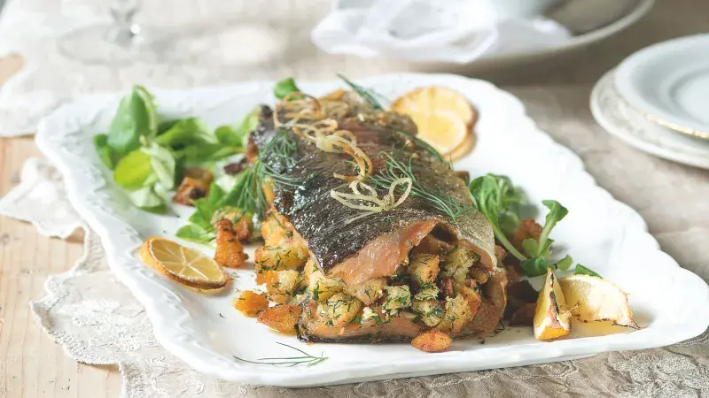 Pstruh lososovitý s nádivkou & tzatziki