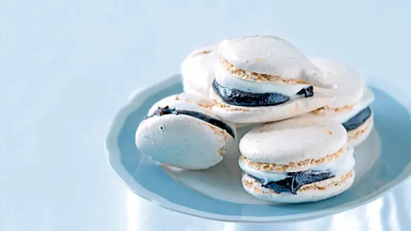 Oříškové pusinky s čokoládovo-kaštanovým krémem