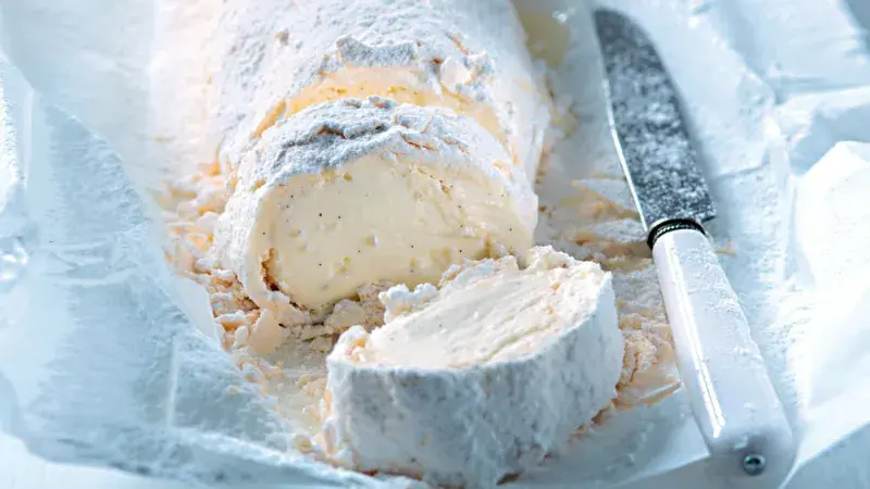 Pusinková roláda s vanilkovou šlehačkou