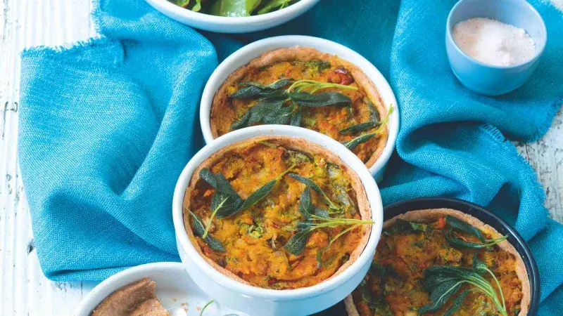 Quiche s dýní a listy červené řepy