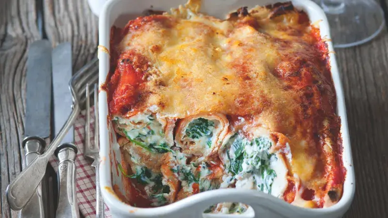 Palačinky s ricottou zapékané s rajčatovou omáčkou 