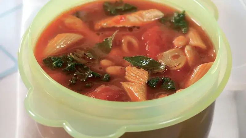 Rajčatová polévka s kuřetem