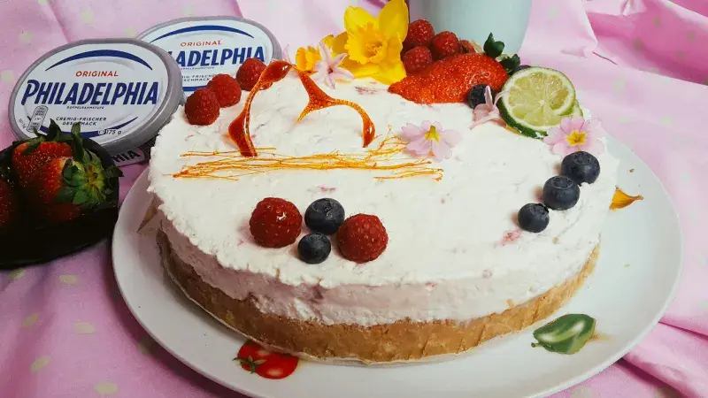 Limetkový cheesecake s malinami "Vítání jara"