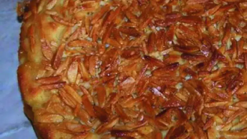 Jablečný koláč s mandlovou krustou