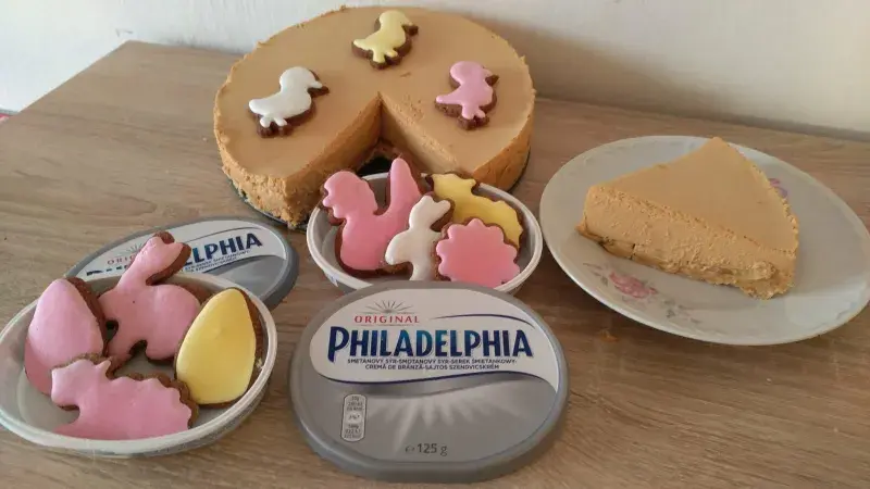 Karamelový cheesecake s banány