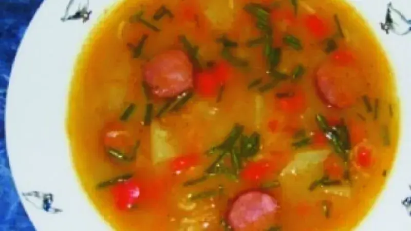 Vydatná polévka s klobáskou