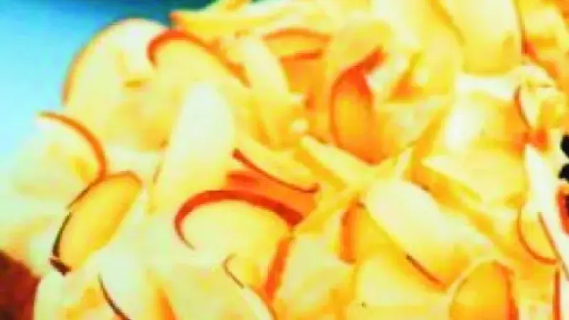 Orechovo-mrkvový koláč s ricottou