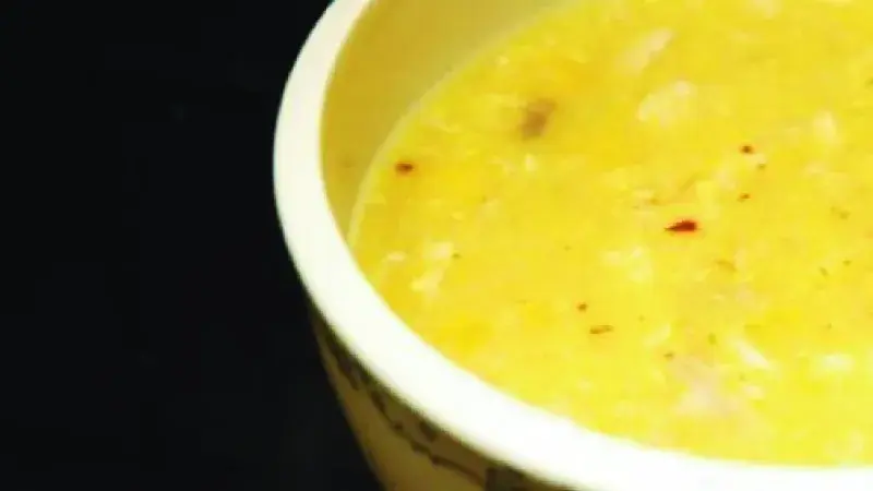 Asijská kukuřičná polévka s kuřecím masem