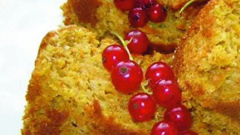 Špaldový mrkvovo-zázvorový koláč s ořechy