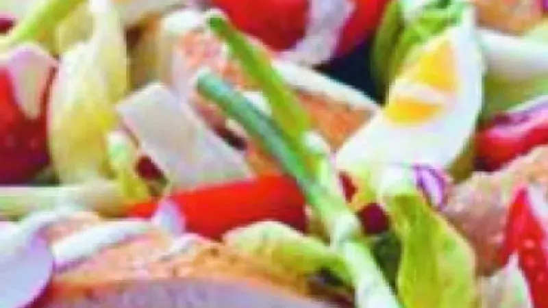 Jarní salát s kuřecím masem