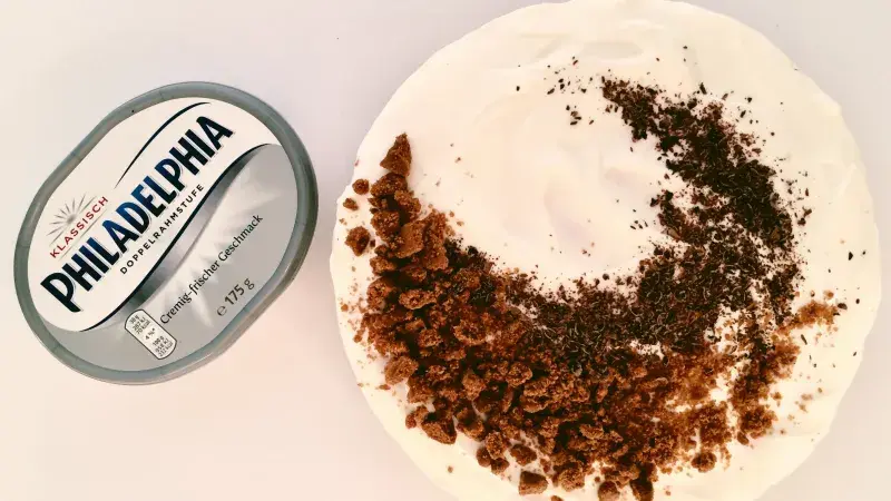 Choco-blueberry cheesecake