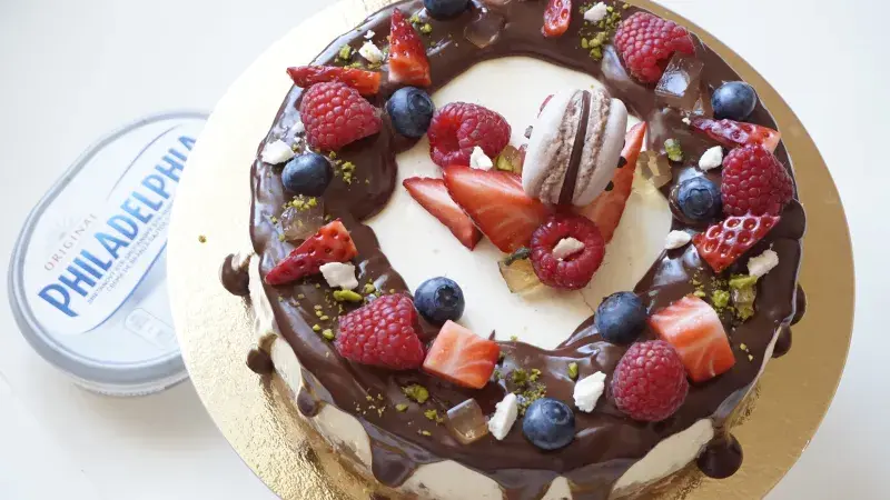 Slavnostní cheesecake s ovocem