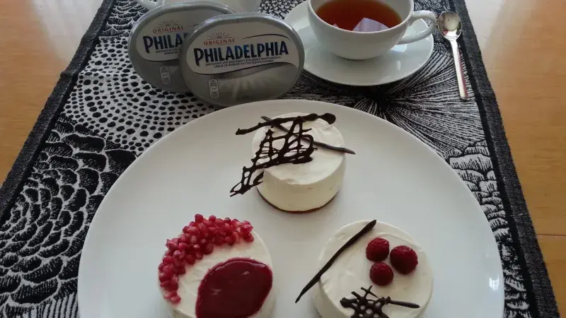 Cheesecake s malinovým coulis