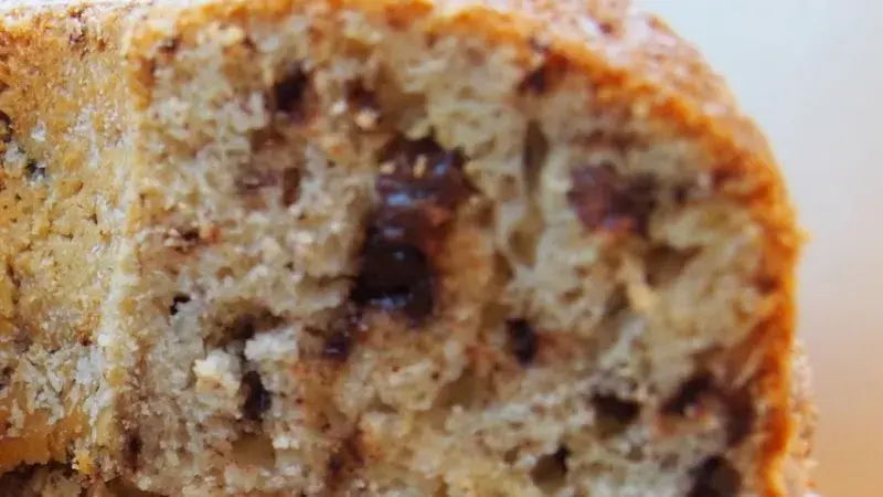 Banánová bábovka s čokoládou