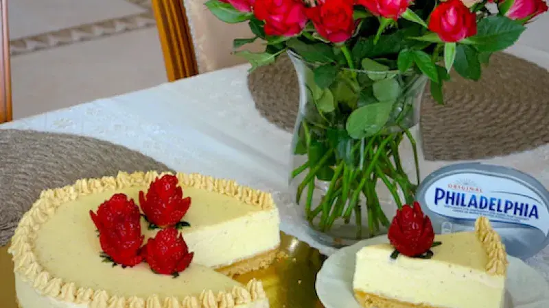 Vanilkový cheesecake s citrónovo-skořicovou polevou