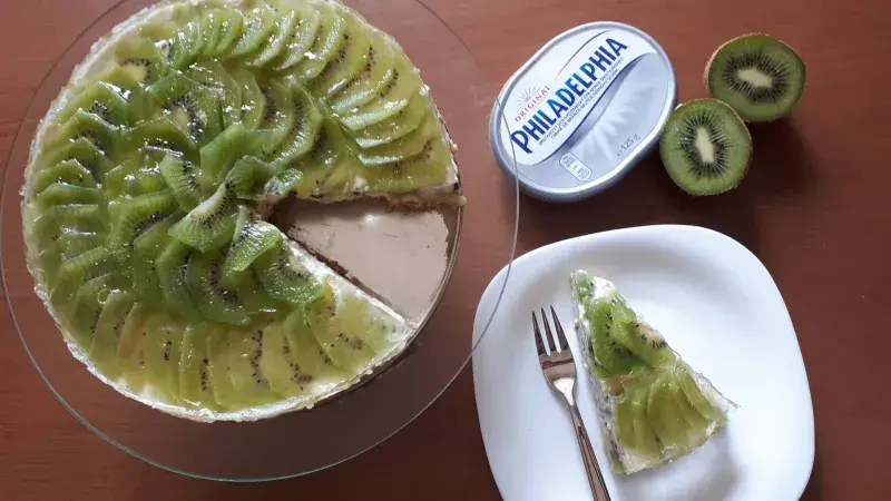 Gaštanový cheesecake s kiwi