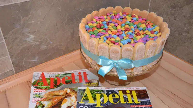 Pestrofarebná torta