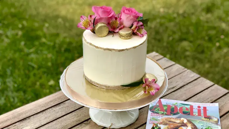 Hruškový dort s mascarpone a slaným karamelem