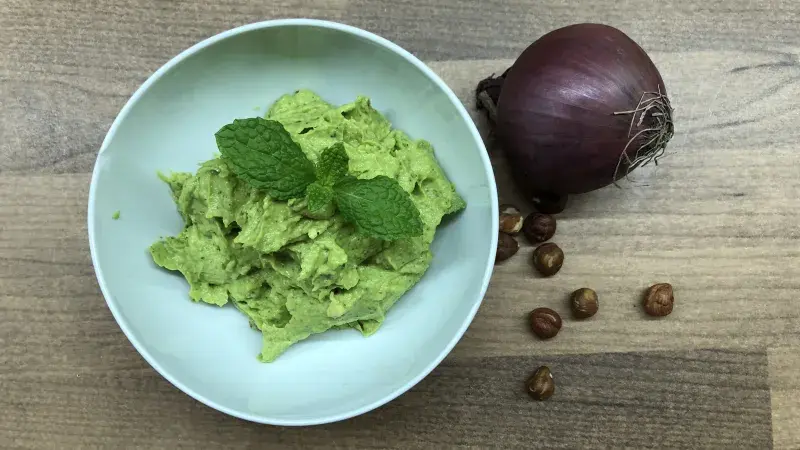 Avokádová pomazánka s lískovými oříšky