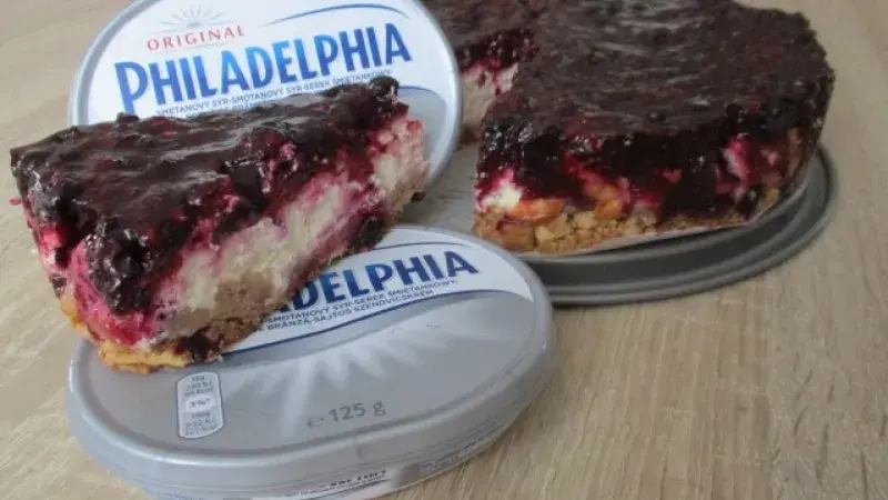 Osvěžující cheesecake s lesním ovocem