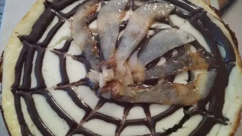 cheesecake s cokoladou a hruskami