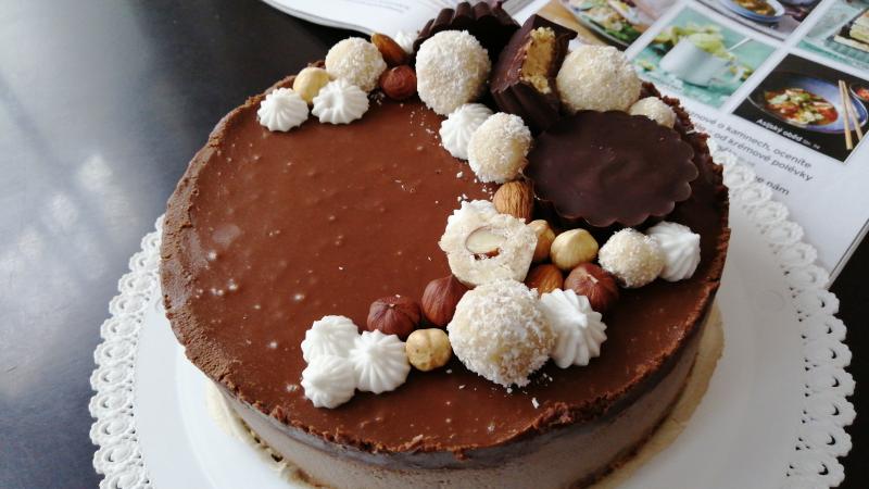 Veganský dort s nutellou k 15. narozeninám Apetit