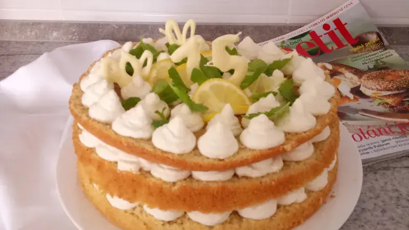 Kořeněný dort s citronovým krémem Kořeněný dort s citronovým krémem