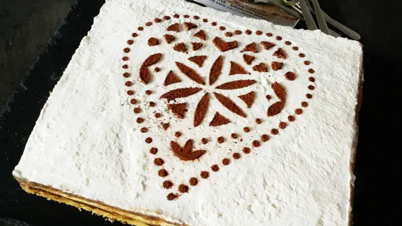 Krémový oříškový dort