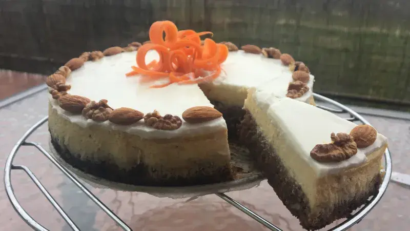 Mrkvový fit cheesecake