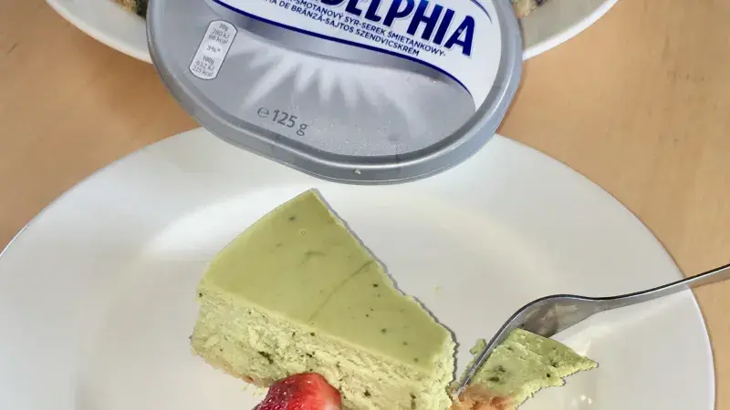 Matcha cheesecake s máslovými sušenkami