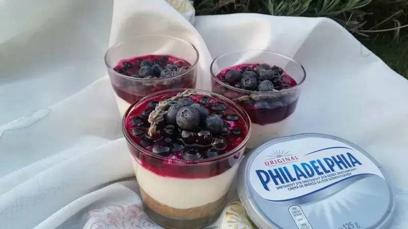 Levandulový cheesecake s borůvkami