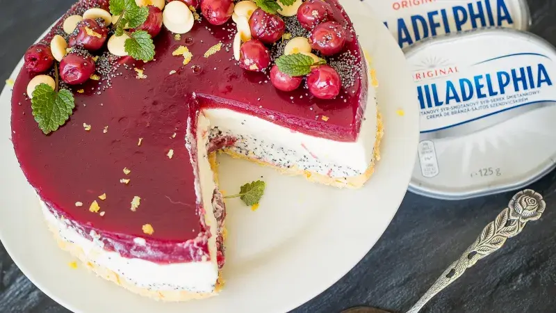 Makový cheesecake s bílou čokoládou