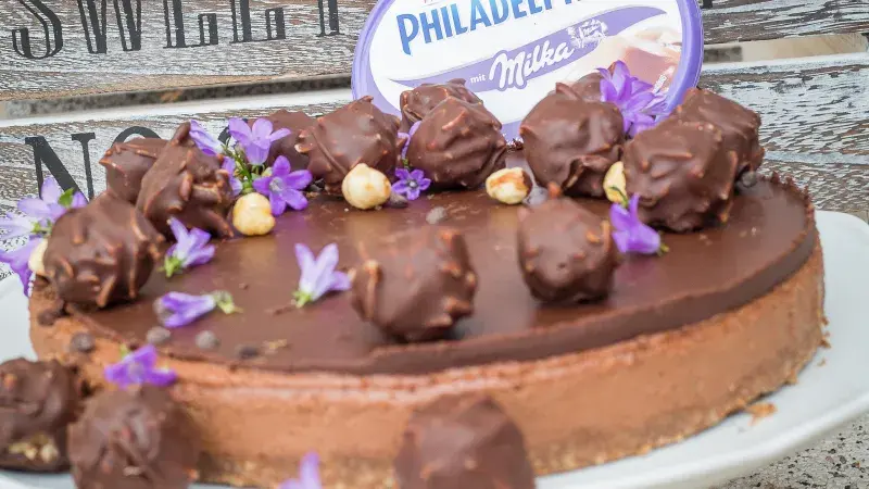 Nugátový cheesecake s domácími pralinkami bez lepku