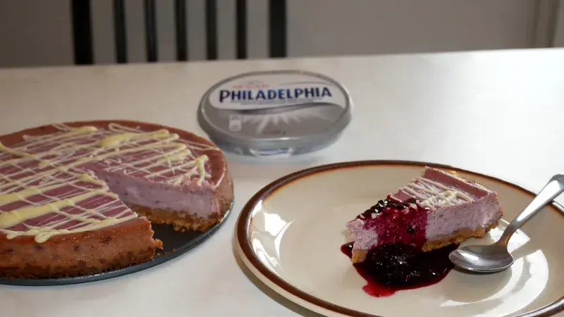 Ostružinový cheesecake s kozím sýrem