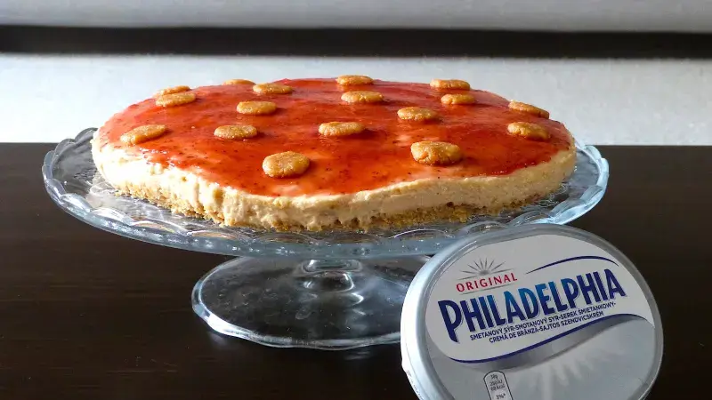 Cheesecake á la peanut butter and jelly sandwich