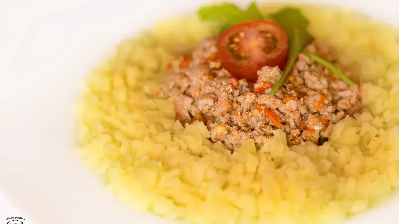 Pikantní mleté vepřové s bramborovou kaší