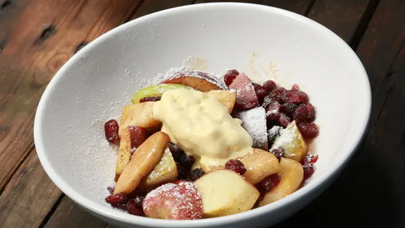 JABLKA S BRUSINKAMI A VANILKOVOU ZMRZLINOU