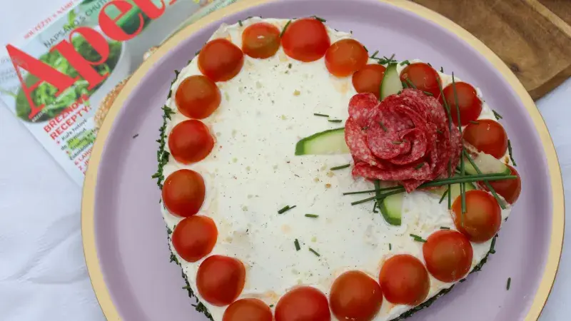 Slaný dort z toustového chleba