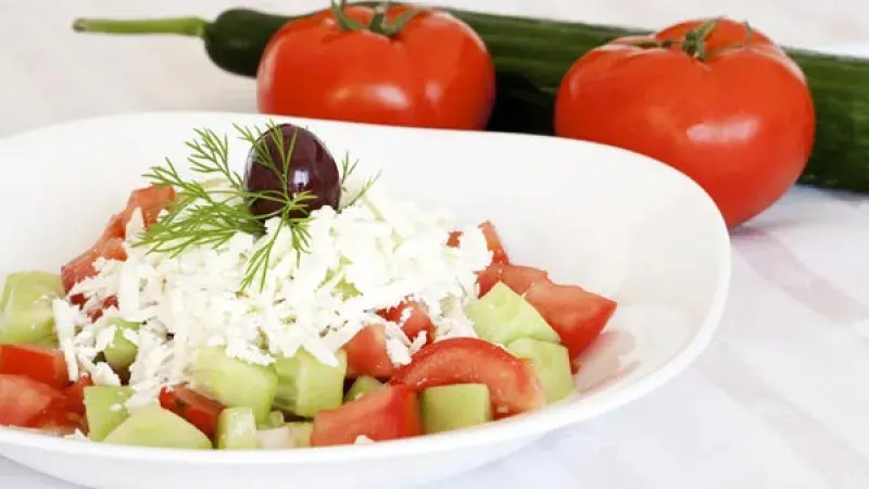 Bulharský šopský salát