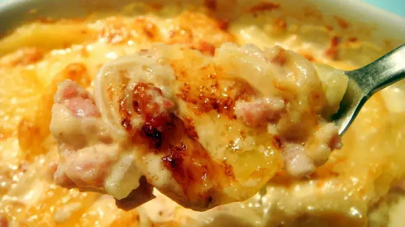 Tartiflette s bílým vínem a pancettou