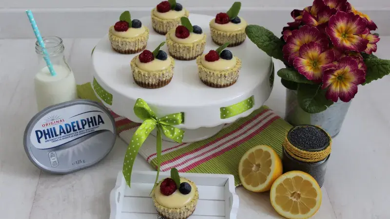 Makové mini cheesecakes se smetanovým lemon curd