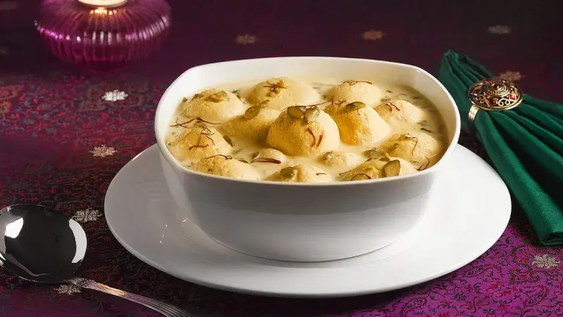 https://www.stockfood.cz/images/00282093-Rasmalai-Paneer-balls-in-cream-sauce-India