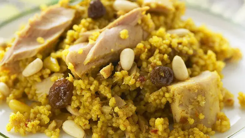 Tuňákový salát s kuskusem