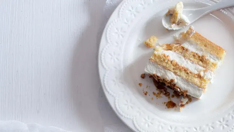 Dort se šlehačkou a mandlovým griliášem