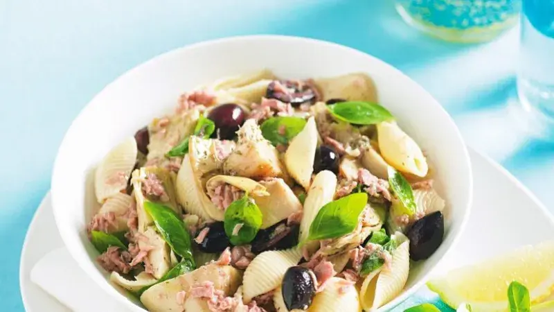 Těstoviny s tuňákem a olivami