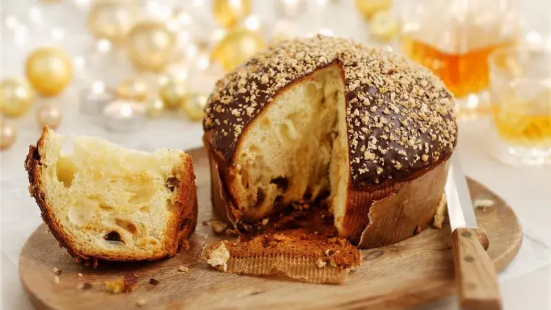 Italský vánoční dezert panettone
