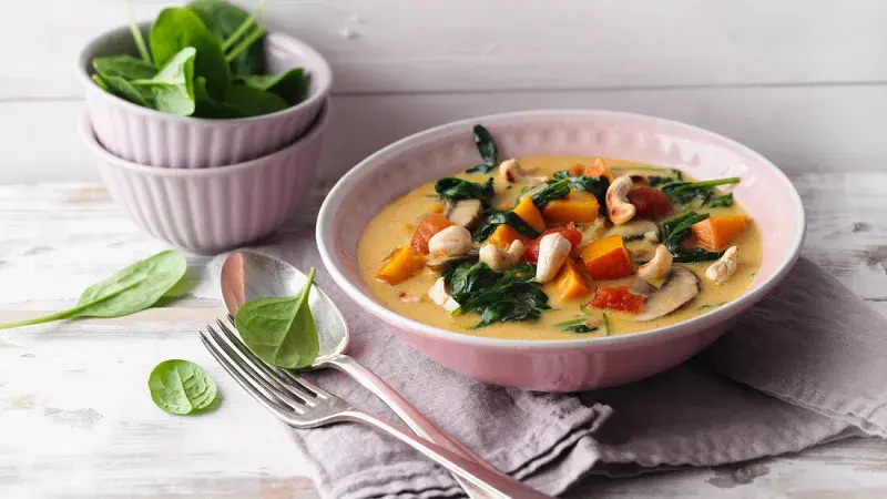 Veganské dýňové kari se špenátem