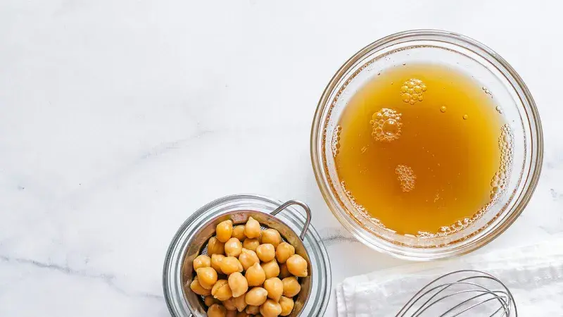 Voda z cizrny, aquafaba